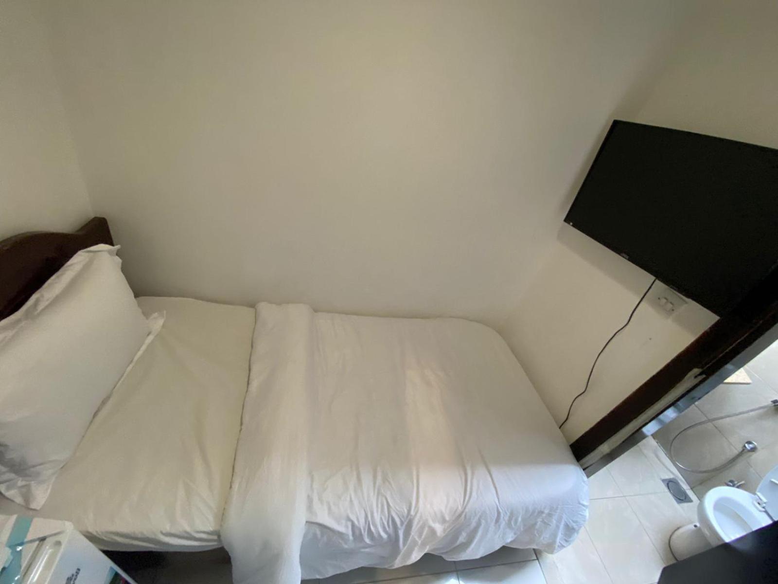 Budget Rooms With Private Bathroom For 'Girls' Only In Dubai, Marina Экстерьер фото