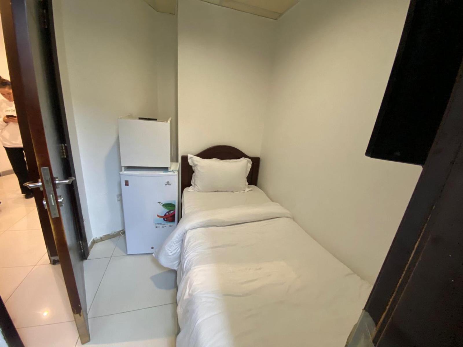 Budget Rooms With Private Bathroom For 'Girls' Only In Dubai, Marina Экстерьер фото