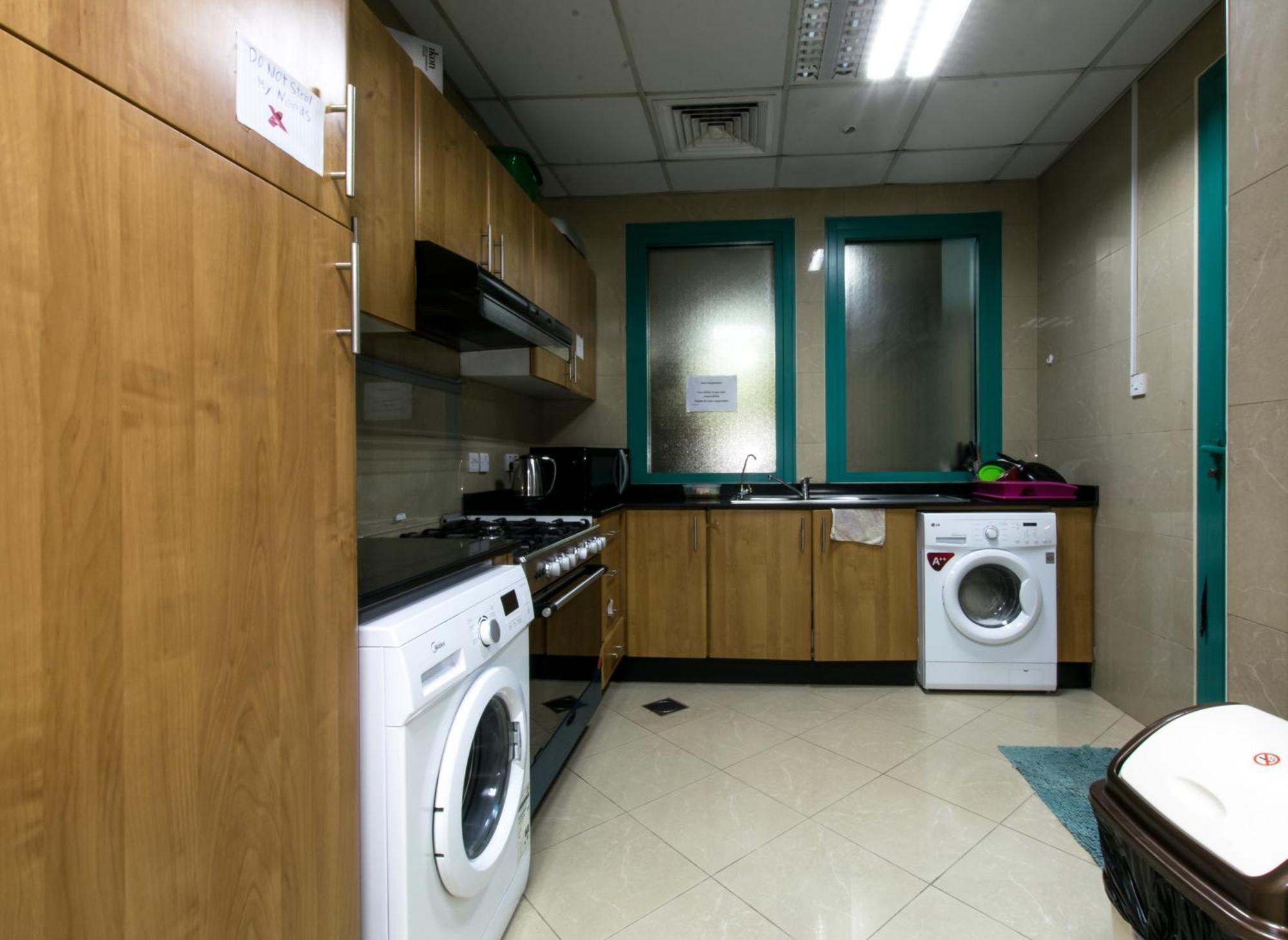 Budget Rooms With Private Bathroom For 'Girls' Only In Dubai, Marina Экстерьер фото