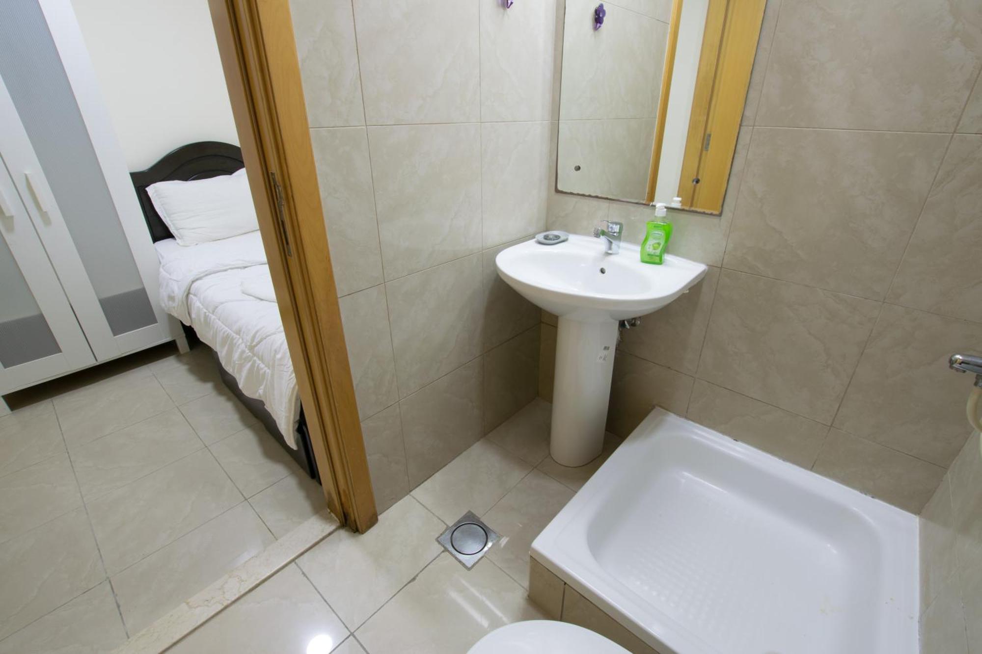 Budget Rooms With Private Bathroom For 'Girls' Only In Dubai, Marina Экстерьер фото
