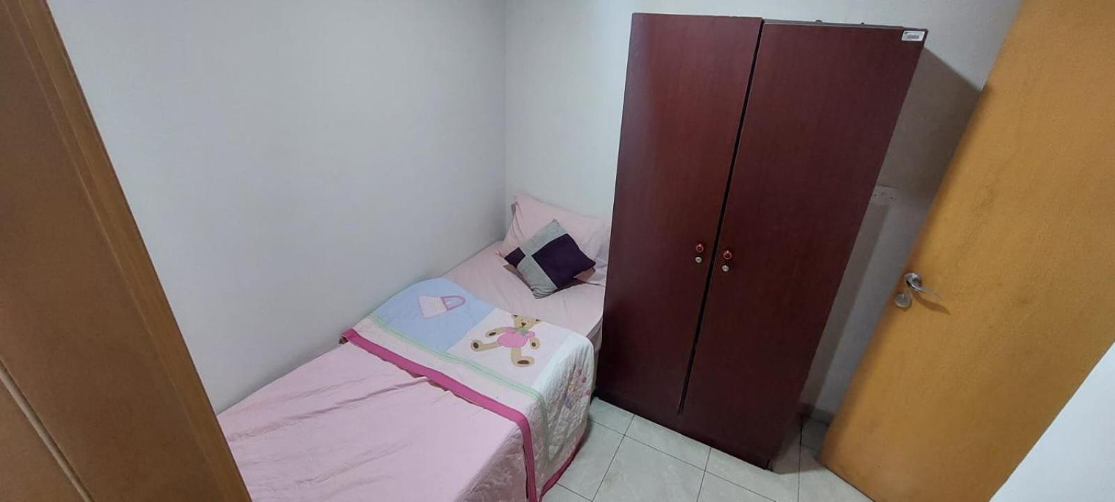 Budget Rooms With Private Bathroom For 'Girls' Only In Dubai, Marina Экстерьер фото